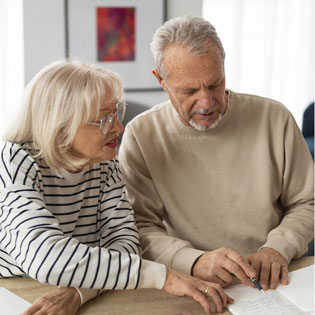 seniors discutant sur leur viager