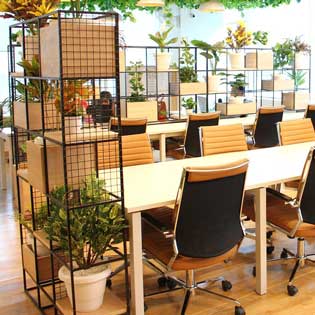 meubles de bureau dans un open space