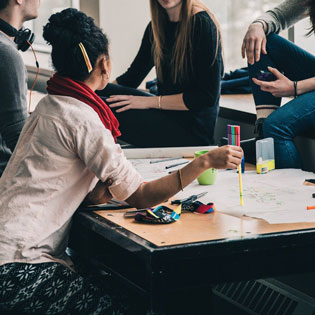 étudiants en révision