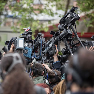 crowd of journalists