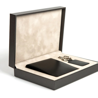 étui luxueux contenant des accessoires