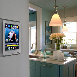 tablette de contrôle dans une cuisine