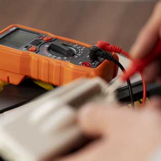 instrument de mesure de tension électrique