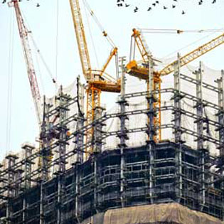 grues et échaffaudage