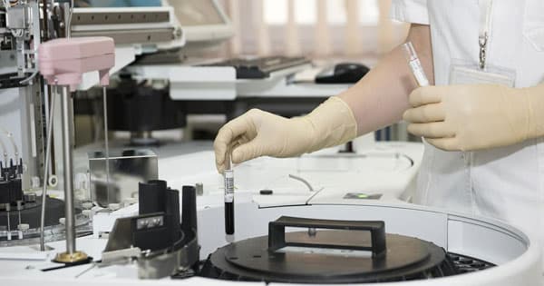Les tests rapides, nouvel eldorado pour les leaders du diagnostic in vitro ?
