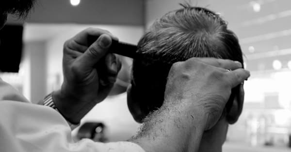 Salons de coiffure : les enseignes captent le tiers des revenus