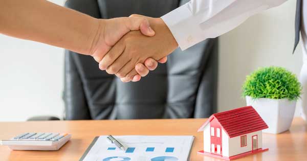 Les agences immobilières prises en tenaille