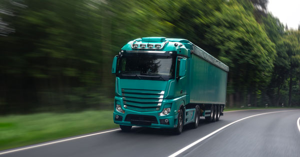 Poids lourds électriques, la réglementation accélère mais le marché freine encore