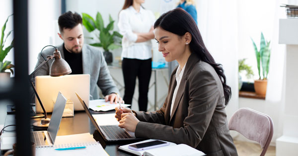 Les éditeurs de logiciels RH font feu de tout bois pour élargir leur offre