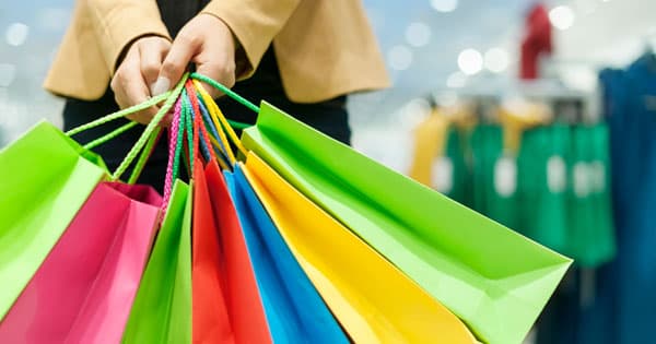 Commerce : les arbitrages de consommation freinent les volumes